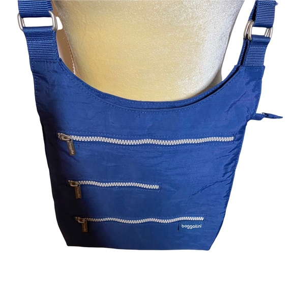 Baggallini Blue Zipper Crossbody